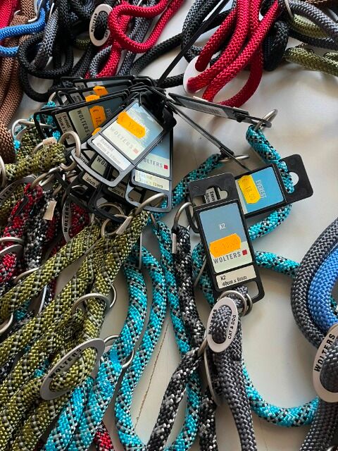 WOLTERS Hundehalsbänder K2 & Everest – 85 Stück – Original Markenware – gemischte Größen & Farben
