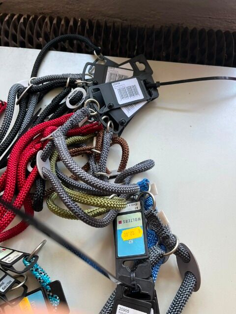 WOLTERS Hundehalsbänder K2 & Everest – 85 Stück – Original Markenware – gemischte Größen & Farben