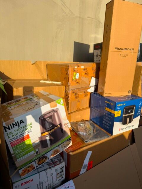 Amazon pallet of category B electronics - hot beverage devices, floor care products, kitchen appliances