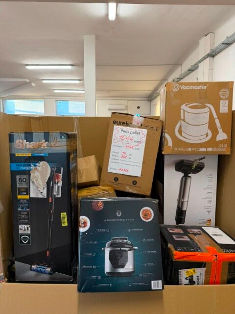 Amazon pallet with electronics, robot vacuum cleaners, coffee machines, and kitchen appliances – a ready-made solution for resale
