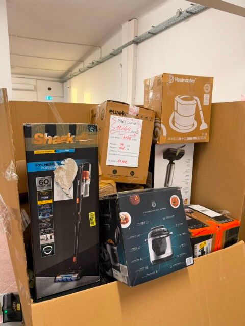 Amazon pallet with electronics, robot vacuum cleaners, coffee machines, and kitchen appliances – a ready-made solution for resale
