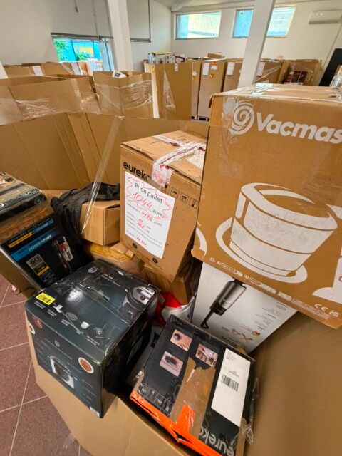 Amazon pallet with electronics, robot vacuum cleaners, coffee machines, and kitchen appliances – a ready-made solution for resale