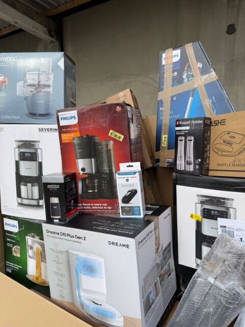 A pallet with electronics I Category I And Profitable business