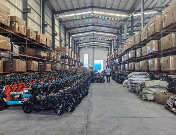 Neuer faltbarer Elektro-Scooter für Damen und Herren