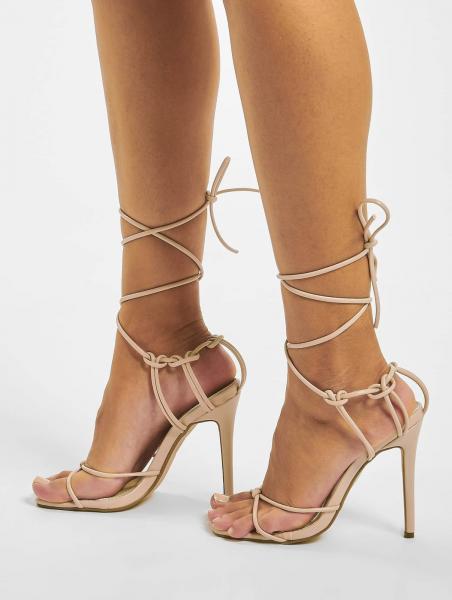 Missguided Sandalen mit super Riemchen und quadratischer Zehenpartie in Beige