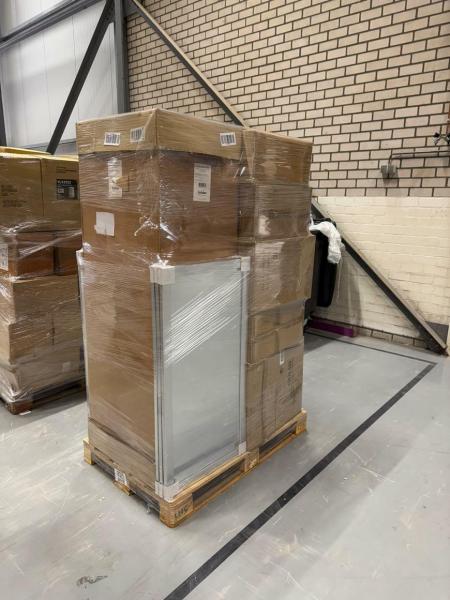 30 gemischte Paletten aus einer Lagerräumung