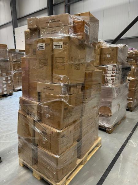30 gemischte Paletten aus einer Lagerräumung