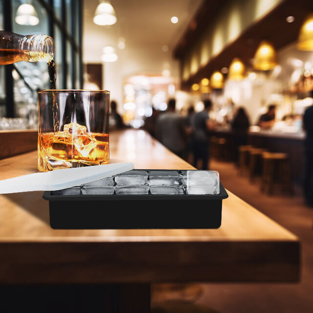 Silikon Eiswürfelform 1er Pack mit Deckel, BPA-Frei, stapelbar 500ml 3,3x 3,3x 3,3cm Eiswürfelgröße lebensmittelecht 