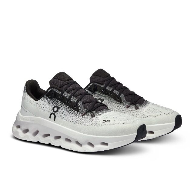 150 Paar Cloudtilt ON Running Black/Ivory 3ME10101430 Schuhe