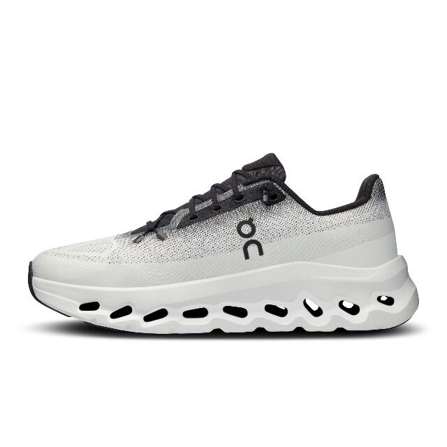 150 Paar Cloudtilt ON Running Black/Ivory 3ME10101430 Schuhe