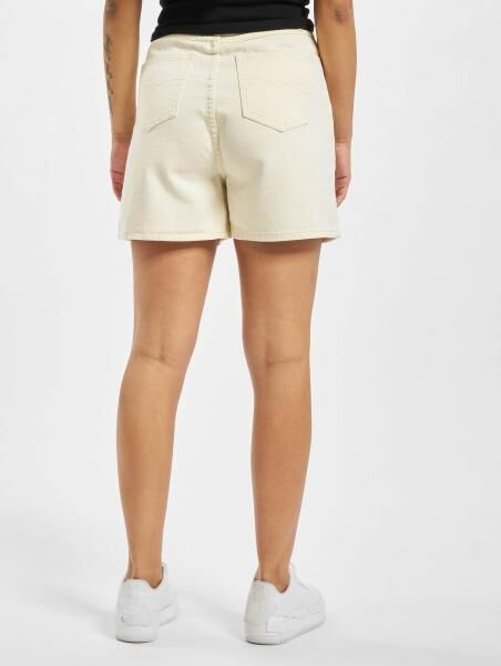 Missguided Kurze Shorts mit Knopfleiste in Wei&szlig;