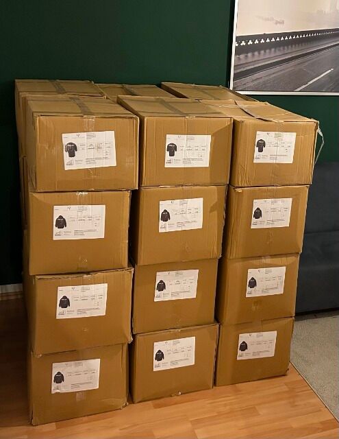 Streetwear Clearance Sale – 430 New Hoodies & T-Shirts | €799 (price negotiable) | Only €1.86 each