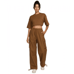 bequeme NIKE Dance Cargo Damen Jogginghose bequeme Sport-Hose mit aufgesetzten Cargo-Taschen Baumwoll-Hose FV7520-281 Braun