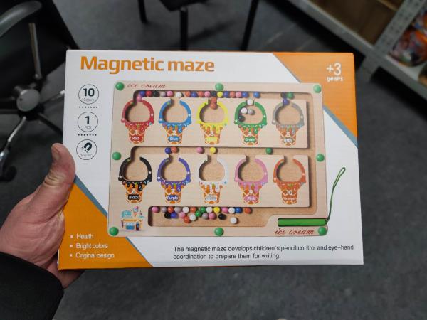 Magnetisches Holz-Eiscremefarben-Labyrinth