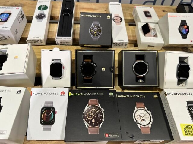 Smartwatches Mischkartons Markenprodukte: Samsung, Huawei, LG, Motorola, Pebble, Asus, Alcatel u.v.a.