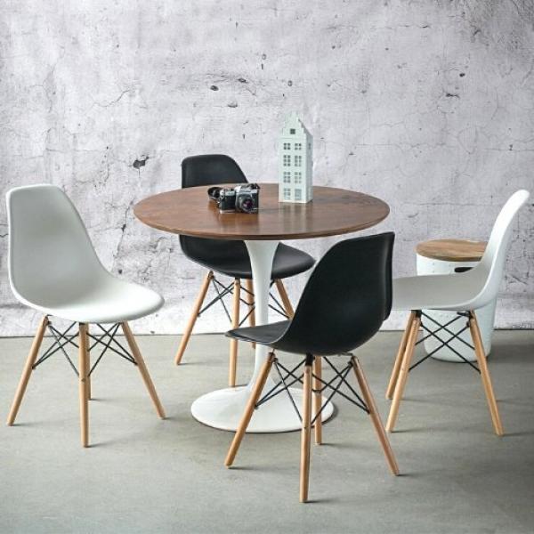 Esszimmerstuhl P016W weiß, Kunststoffschale, Holzbeine im DSW-Stil