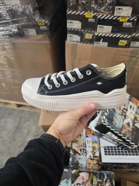 BRITISH KNIGHTS FOOTWEAR – RESTPOSTEN – 6.780 STÜCK – TAKE ALL