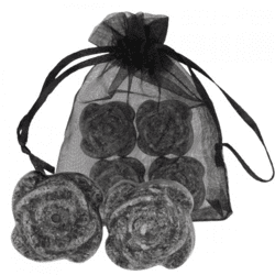 Bernsteinwürfel „Rose Elegant“, 2,5 cm, in einem Organza-Säckchen mit 4 Stück
