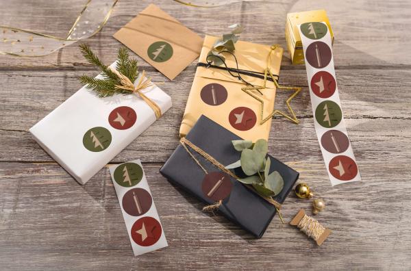 SIGEL Weihnachts-Sticker auf Rolle, Braunpapier, Cut-out Style, Motiv: Stern, Baum, Kerze, 200 Sticker, 47x47 mm