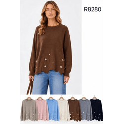 R8280-Ro – Damen-Strickpullover mit Blumenbesatz und Perlendetails