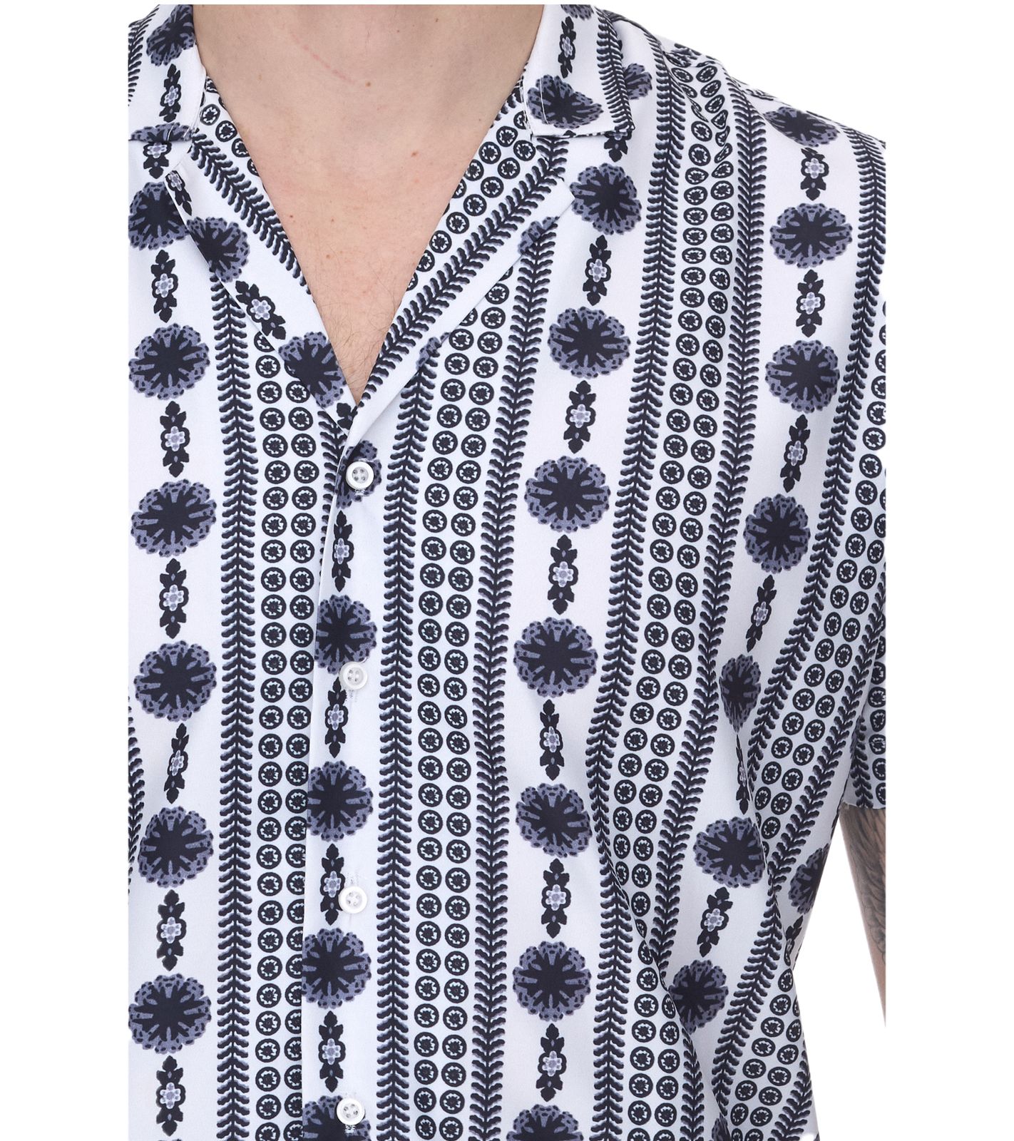 vsct Clubwear Herren Shirt mit Allover Geomatrix-Muster Kurzarm-Shirt mit Knopfleiste 5643309 Wei&szlig;/Schwarz