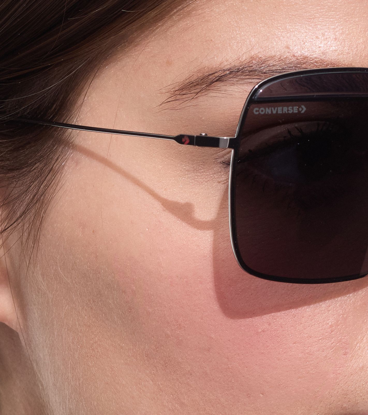 Converse Sonnenbrille mit UV400-Schutz mit Lichtdurchl&auml;ssigkeit 3 Urlaubs-Brille SCO148 509Y Grau/Rot
