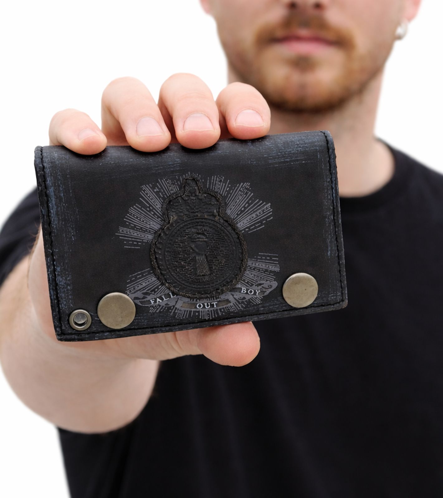 FALL OUT BOY Leder-Geldb&ouml;rse mit Logo-Motiv Metalldruckkn&ouml;pfen und Kette Rockiger Gothic-Style LW103557FOB0 Schwarz/Wei&szlig;