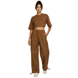 bequeme NIKE Dance Cargo Damen Jogginghose bequeme Sport-Hose mit aufgesetzten Cargo-Taschen Baumwoll-Hose FV7520-281 Braun