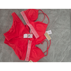 300x Damen- & Kinder-Bademode | Flip-Flops | Caps | Sommerhüte