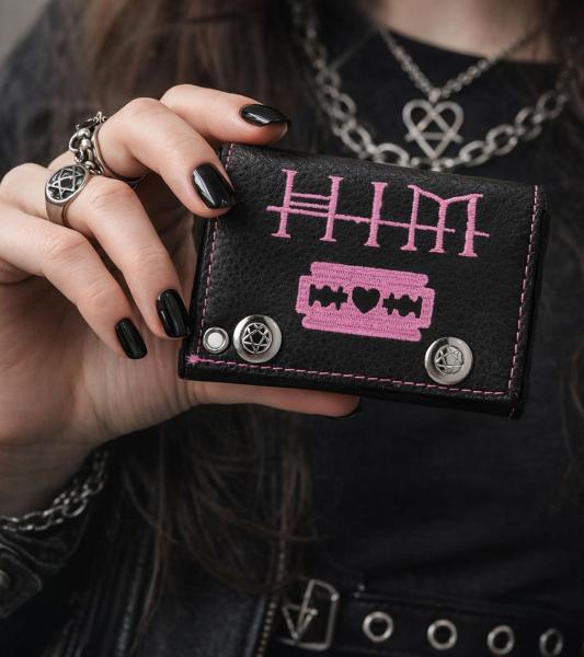 HIM Leder-Geldb&ouml;rse mit pinkem Heartagram-Motiv Metalldruckkn&ouml;pfen und Kette Rockiger Gothic-Style LW825951HIM0 Schwarz/Pink