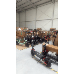 240 Elektrofahrräder und E-Scooter als Gesamtpaket zu verkaufen