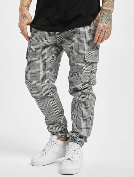 bequeme URBAN CLASSICS Herren Jeans Stretch Rei&szlig;verschluss Taschen mit Baumwolle Wei&szlig;/Schwarz