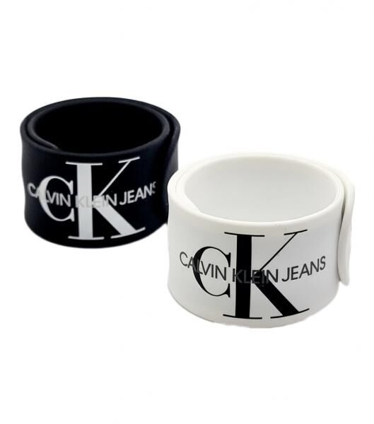 2er Pack Calvin Klein Slap-Armb&auml;nder mit "Calvin Klein Jeans"-Logo Arm-Schmuck 20,5 cm KJJLBB850200 Schwarz/Wei&szlig;