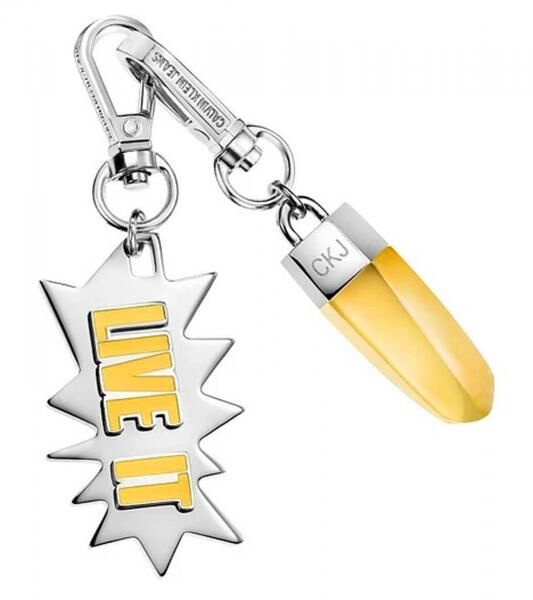 Schickes Calvin Klein Charm-Set Downtown Edelstahl-Anhänger mit kontrastfarbigen Harz und LIVE IT-Schriftzug Taschen-Accessoires 7x1,3cm K