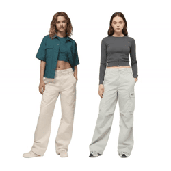 modische NIKE Damen Cargo-Hose Alltags-Hose Baumwoll-Hose in Hellgrau und Beige