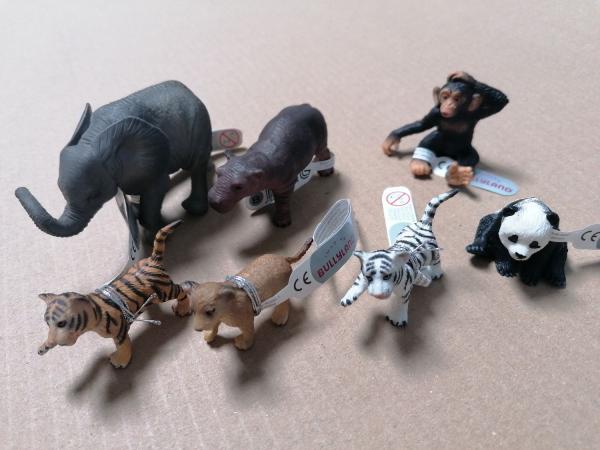 Bullyland 63023 - Wild Life Tiere 26 Stk. im Display, 7 fach sort.