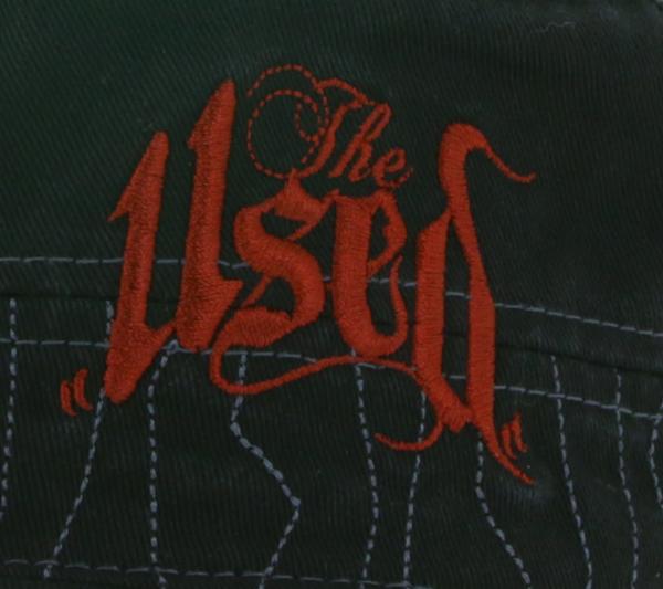 The Used Unisex Baumwoll-Cap im millit&auml;rischen Schnitt mit leicht gebogenen Schnitt Schwarz/Rot