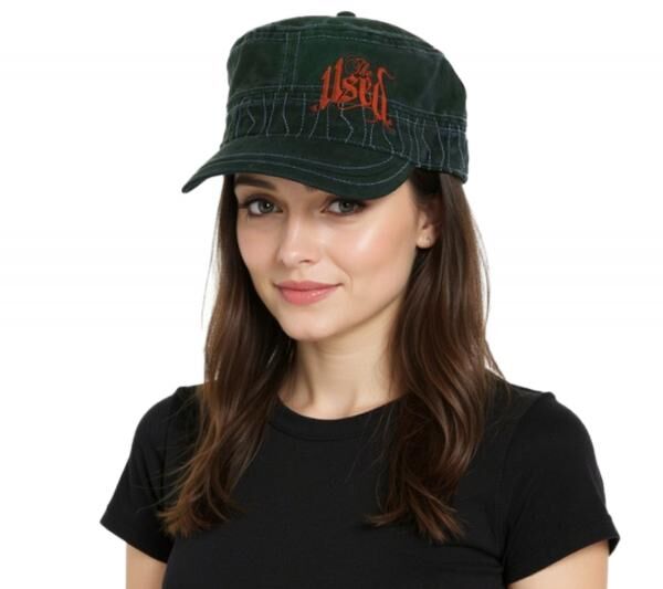 The Used Unisex Baumwoll-Cap im millit&auml;rischen Schnitt mit leicht gebogenen Schnitt Schwarz/Rot